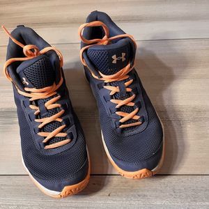 UnderArmour Mid Cut Shoes Sz 6Y black and Orange and Black